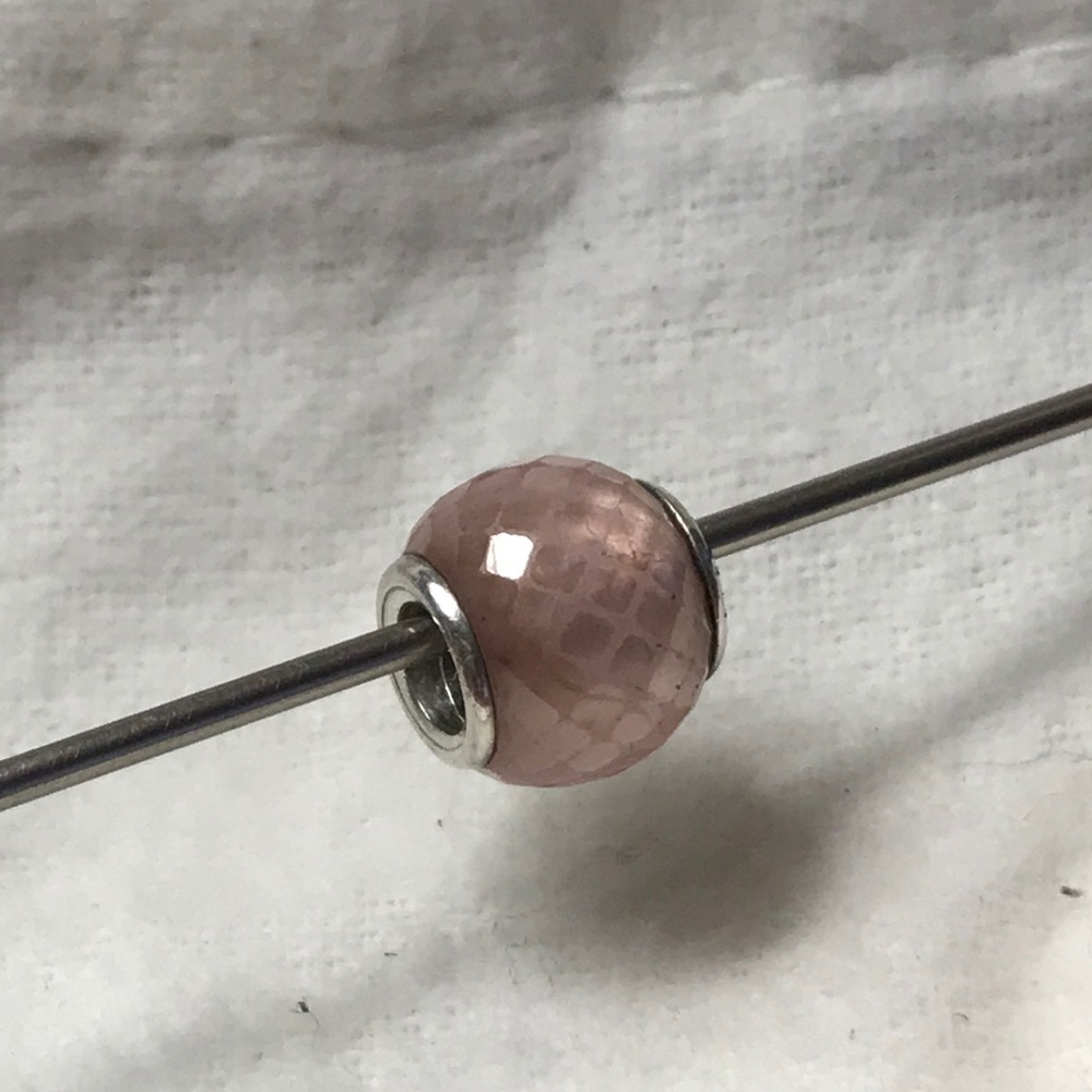Pandora Facet Charm pink